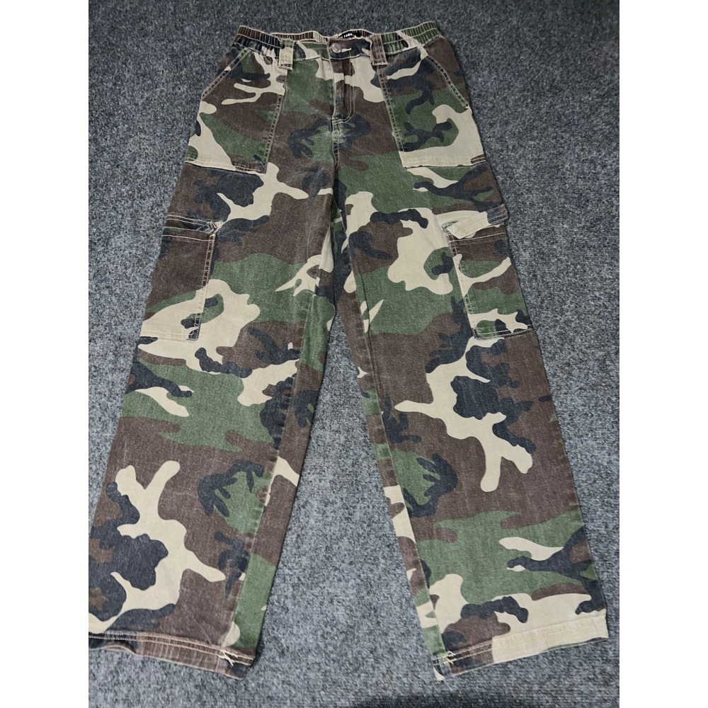 Almost Famous Camo Cargo Pants Green Camouflage Size Medium Cotton Blend